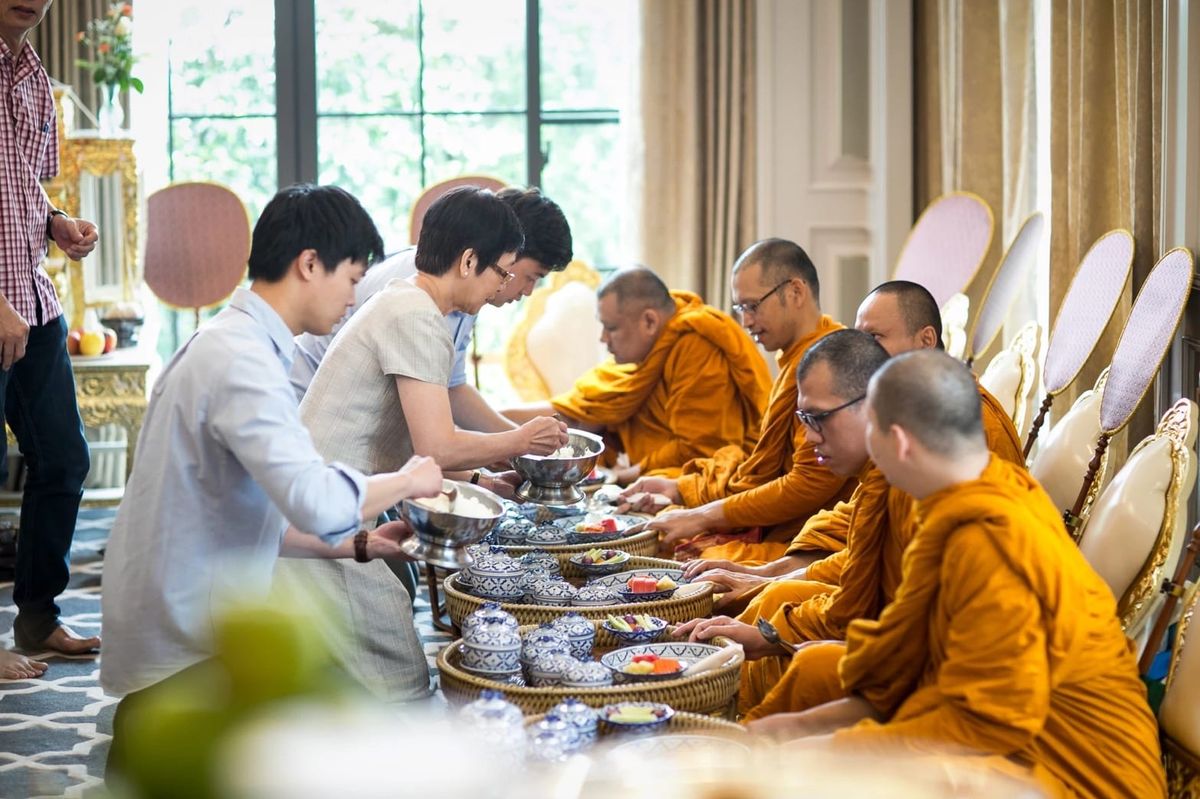 Vì sao người Thái coi trọng việc “làm công đức”?